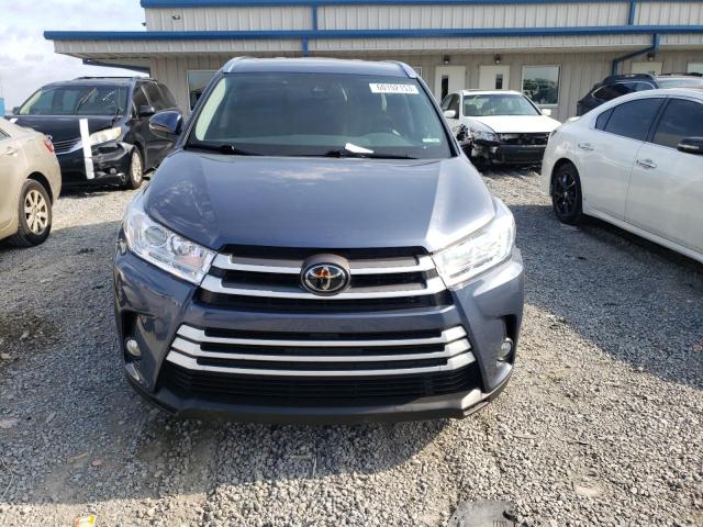 5TDJZRFH4JS852961 - 2018 TOYOTA HIGHLANDER SE BLUE photo 5