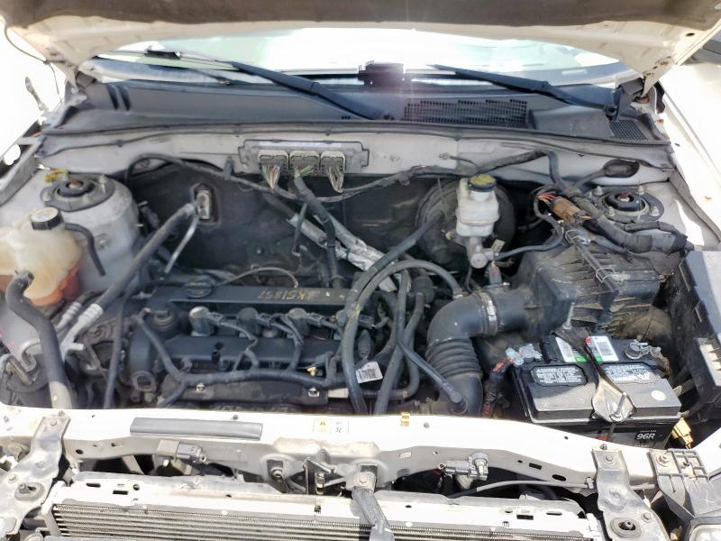 1FMCU0C71BKB60871 - 2011 FORD ESCAPE XLS WHITE photo 12