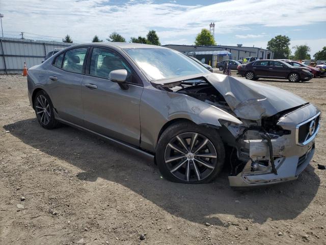 7JR102FK3MG091692 - 2021 VOLVO S60 T5 MOMENTUM GRAY photo 4