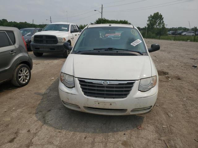 2A4GP54L17R293865 - 2007 CHRYSLER TOWN AND C TOURING WHITE photo 5