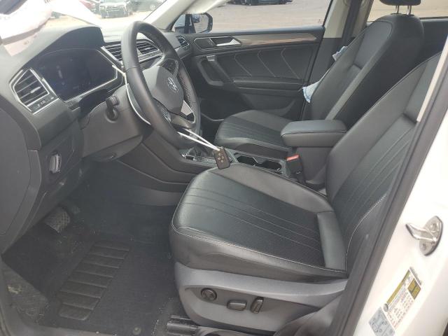 3VV2B7AX2NM027908 - 2022 VOLKSWAGEN TIGUAN SE أبيض صورة 7