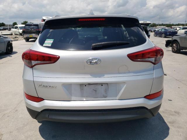 KM8J33A44JU641785 - 2018 HYUNDAI TUCSON SEL SILVER photo 6