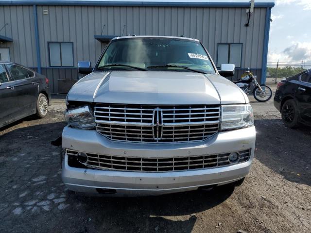 5LMJJ2J55EEL03382 - 2014 LINCOLN NAVIGATOR SILVER photo 5