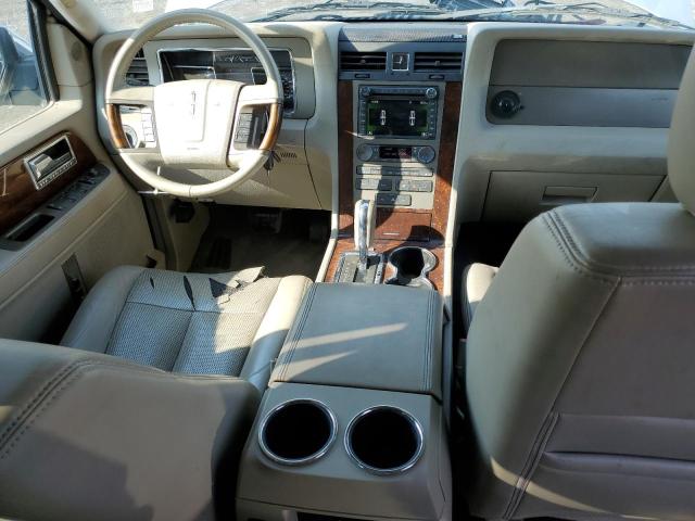 5LMJJ2J55EEL03382 - 2014 LINCOLN NAVIGATOR SILVER photo 8