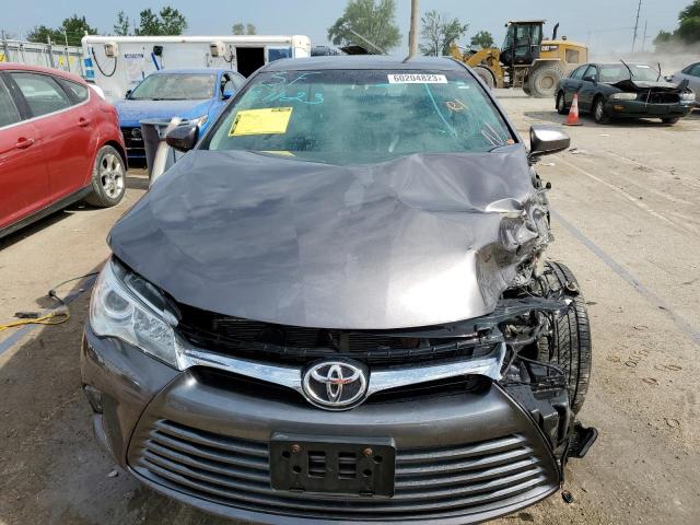 4T4BF1FK7GR528533 - 2016 TOYOTA CAMRY LE GRAY photo 5