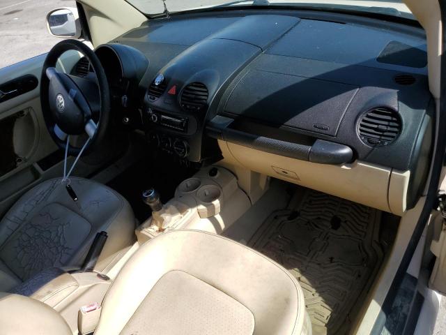 3VWBM31YX4M345832 - 2004 VOLKSWAGEN NEW BEETLE GL 奶油色 照片 8