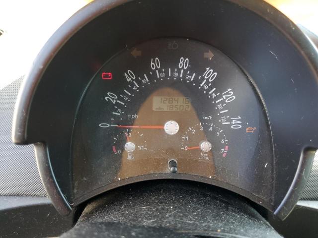 3VWBM31YX4M345832 - 2004 VOLKSWAGEN NEW BEETLE GL 奶油色 照片 9