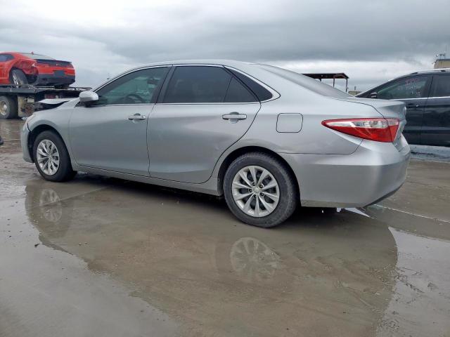 4T4BF1FK3FR470967 - 2015 TOYOTA CAMRY LE 银色 照片 2