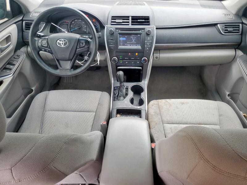 4T4BF1FK3FR470967 - 2015 TOYOTA CAMRY LE 银色 照片 8