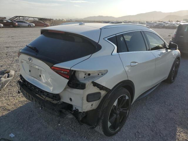 SJKCH5CP3HA024839 - 2017 INFINITI QX30 BASE 白色 照片 3