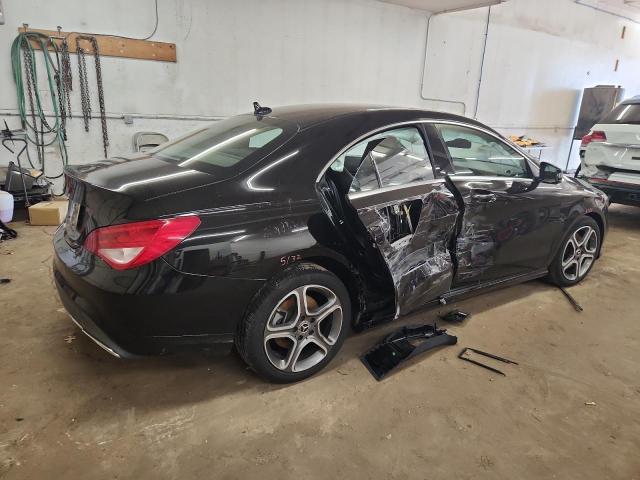 WDDSJ4EB1KN714299 - 2019 MERCEDES-BENZ CLA 250 黑色 照片 3