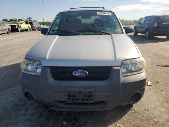 1FMCU92Z95KC23114 - 2005 FORD ESCAPE XLS SILVER photo 5