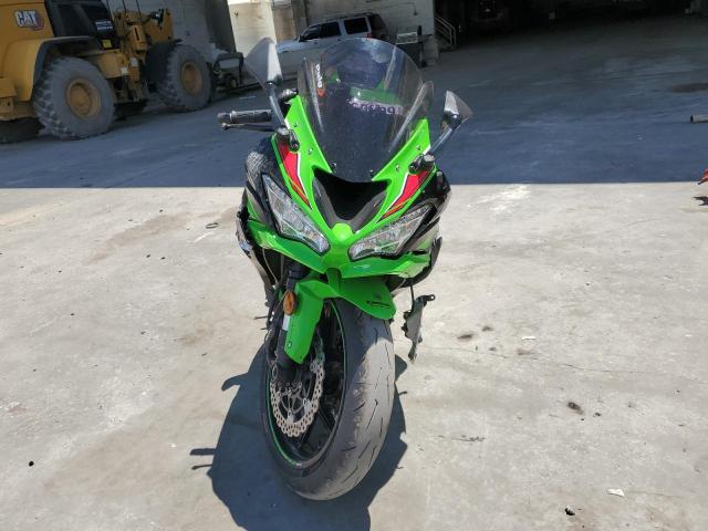 JKBZXJG14PA022374 - 2023 KAWASAKI ZX636 K GREEN photo 2