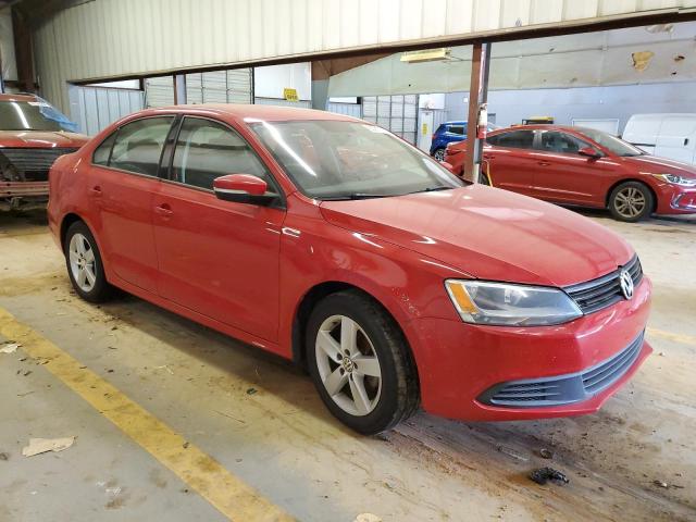 3VW3L7AJ5CM398938 - 2012 VOLKSWAGEN JETTA TDI RED photo 4