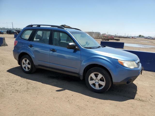 JF2SH6BC8AH914738 - 2010 SUBARU FORESTER XS Blau Foto 4