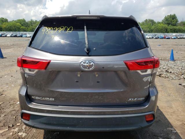 5TDJZRFH7HS521320 - 2017 TOYOTA HIGHLANDER SE GRAY photo 6