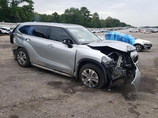 5TDGZRAH7NS124767 - 2022 TOYOTA HIGHLANDER XLE Silber Foto 4