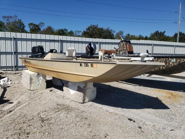 JBC38684B000 - 2000 XPRE BOAT TAN photo 1