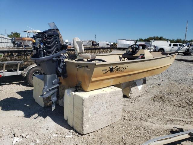 JBC38684B000 - 2000 XPRE BOAT TAN photo 4