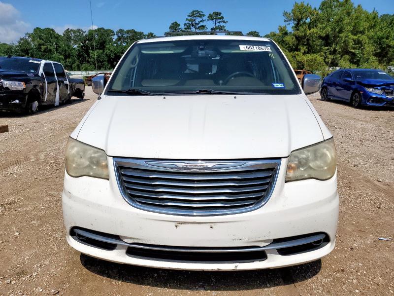 2C4RC1CG5CR327551 - 2012 CHRYSLER TOWN & COU TOURING L WHITE photo 5