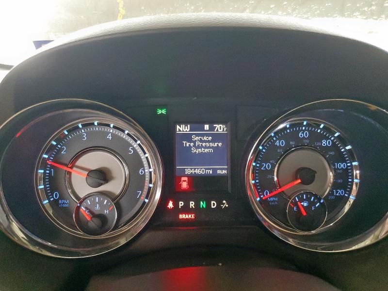 2C4RC1CG5CR327551 - 2012 CHRYSLER TOWN & COU TOURING L WHITE photo 9