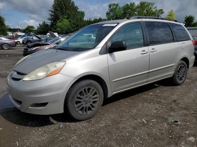 2009 TOYOTA SIENNA LE, null