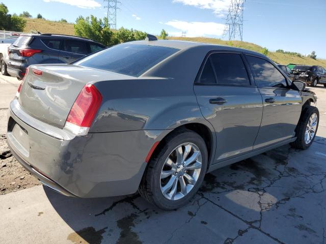 2C3CCAKG9JH280071 - 2018 CHRYSLER 300 LIMITED GRAY photo 3