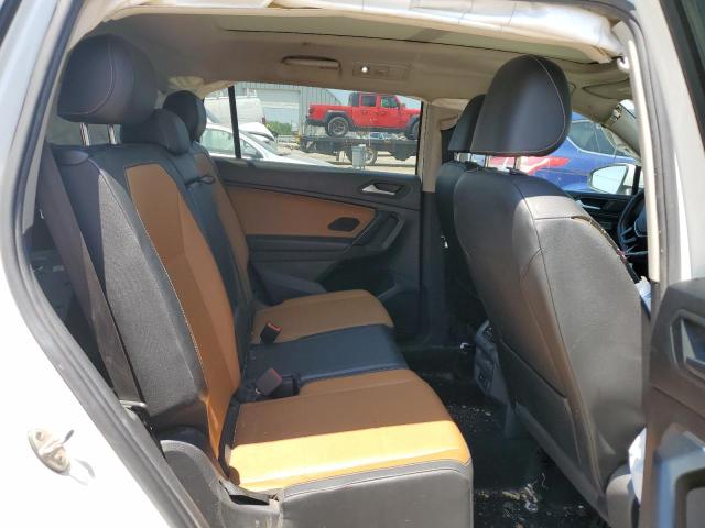 3VV2B7AX9KM037640 - 2019 VOLKSWAGEN TIGUAN SE Blanc photo 11
