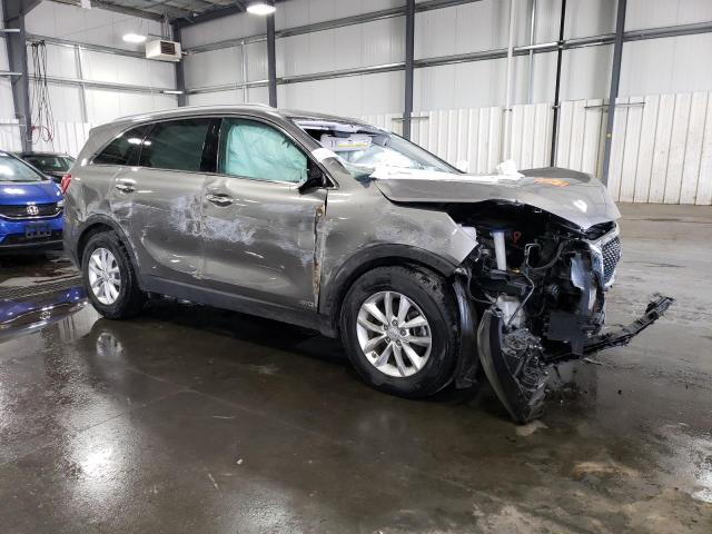 5XYPGDA36JG431383 - 2018 KIA SORENTO LX GRAY photo 4