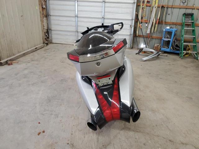 5VPSW36N1B3003245 - 2011 VICTORY MOTORCYCLES VISION TOUR შავი ფოტო 4