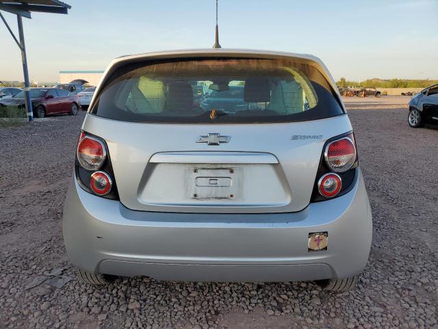 1G1JA6SH9C4111742 - 2012 CHEVROLET SONIC LS SILVER photo 6