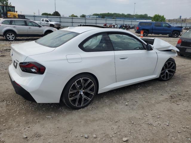 3MW33CM0XR8E20882 - 2024 BMW 230XI WHITE photo 3