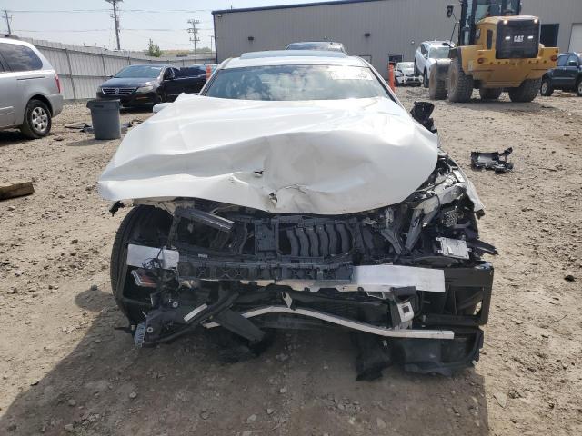 3MW33CM0XR8E20882 - 2024 BMW 230XI WHITE photo 5