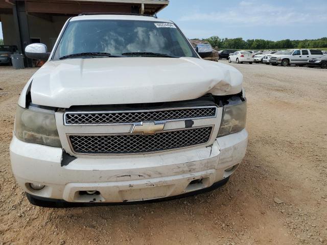 1GNSKCE04BR202844 - 2011 CHEVROLET TAHOE K1500 LTZ WHITE photo 5