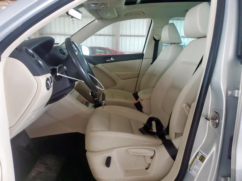 WVGAV7AX0CW532808 - 2012 VOLKSWAGEN TIGUAN S 银色 照片 7