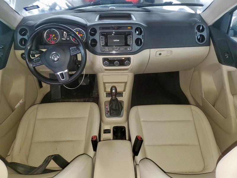 WVGAV7AX0CW532808 - 2012 VOLKSWAGEN TIGUAN S 银色 照片 8