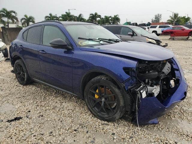 ZASPAKBN0M7D15725 - 2021 ALFA ROMEO STELVIO TI BLUE photo 4