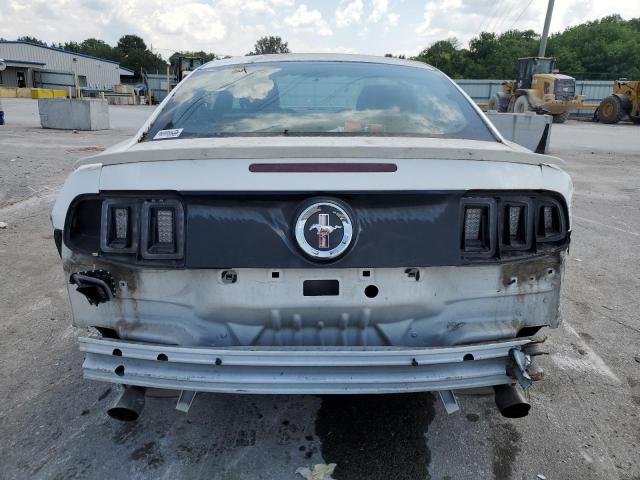 1ZVBP8AM1D5225988 - 2013 FORD MUSTANG WHITE photo 6