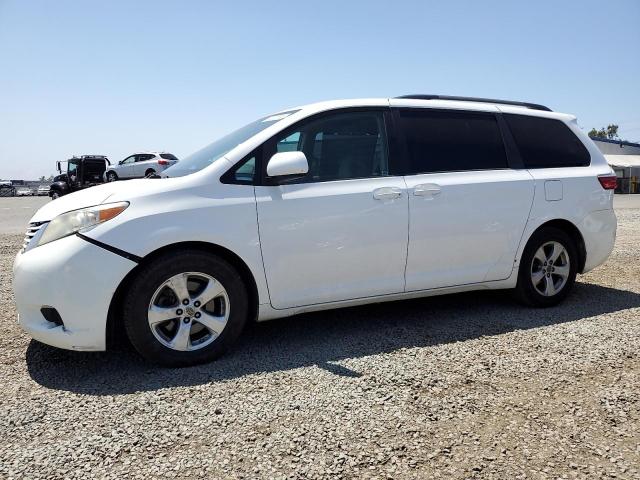 2015 TOYOTA SIENNA LE, 