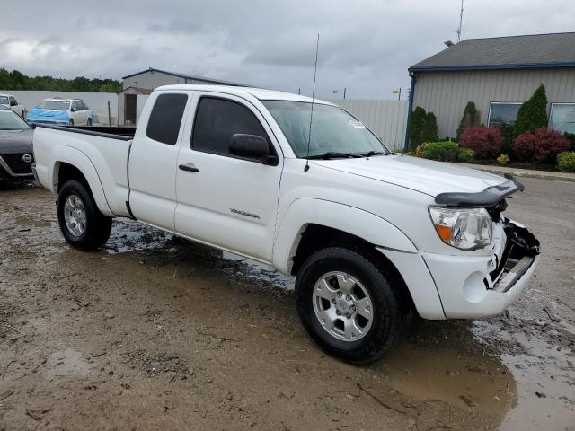 5TETU62N29Z635621 - 2009 TOYOTA TACOMA PRERUNNER ACCESS CAB WHITE photo 4