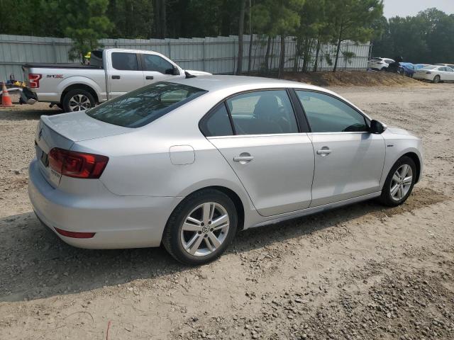 3VW637AJ8DM231343 - 2013 VOLKSWAGEN JETTA HYBRID SILVER photo 3