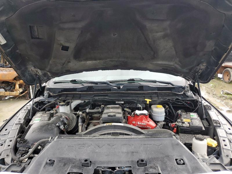 3C63RRGL9JG229529 - 2018 RAM 3500 ST BLACK photo 11