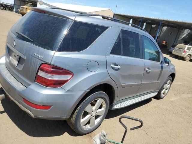 4JGBB8GB0BA746899 - 2011 MERCEDES-BENZ ML 350 4MATIC SILVER photo 3
