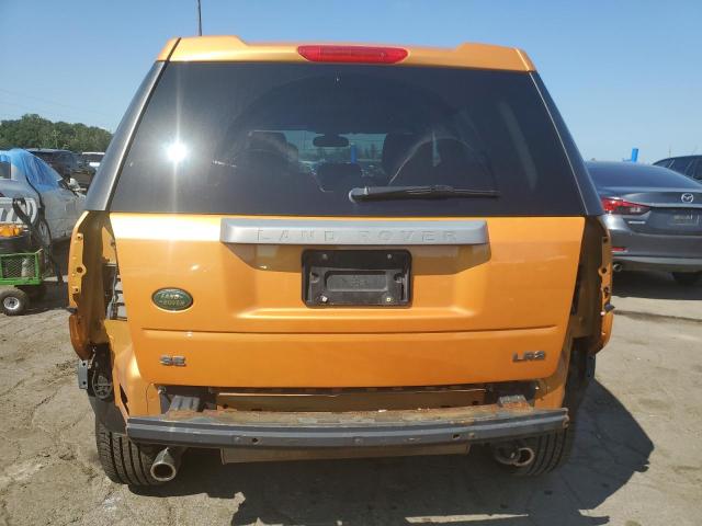 SALFP24NX8H010628 - 2008 LAND ROVER LR2 SE ORANGE photo 6