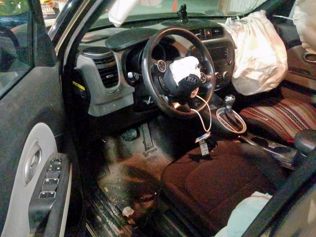 KNDJN2A29H7497246 - 2017 KIA SOUL  photo 9