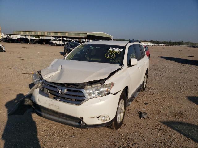 5TDZK3EH7DS090655 - 2013 TOYOTA HIGHLANDER BASE أبيض صورة 2