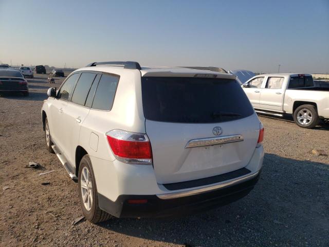 5TDZK3EH7DS090655 - 2013 TOYOTA HIGHLANDER BASE أبيض صورة 3