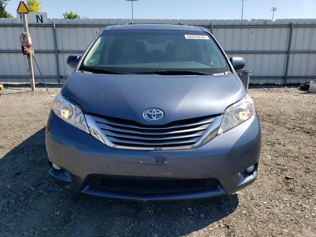 5TDDZ3DCXHS161039 - 2017 TOYOTA SIENNA XLE BLUE photo 5