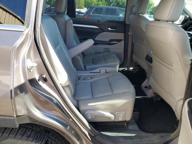 5TDJKRFH2GS500426 - 2016 TOYOTA HIGHLANDER XLE GRAY photo 11