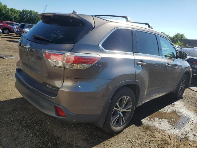 5TDJKRFH2GS500426 - 2016 TOYOTA HIGHLANDER XLE GRAY photo 3